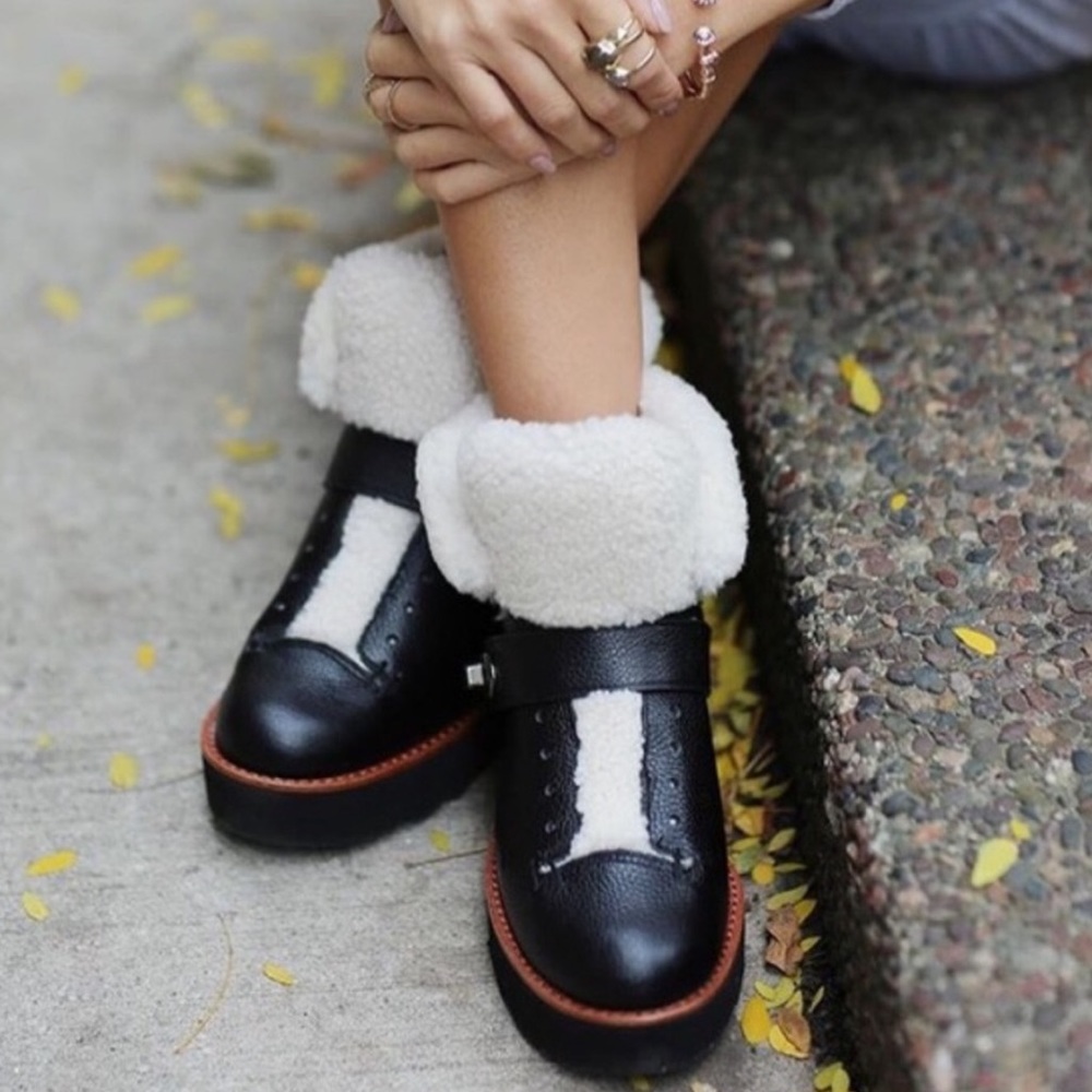 COACH Urban Hiker Shearling Boots Size 5.5